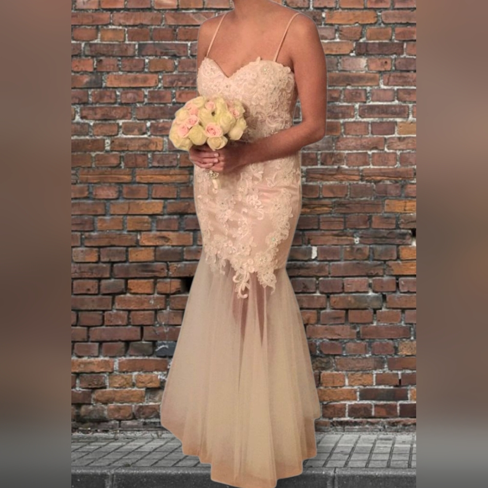 Dave & Johnny Ivory Floral  Lace Sweetheart Mermaid Gown /w Godet Tulle Skirt